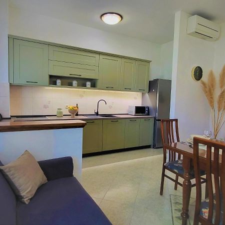 Cozy Apartment Mandula Vrsar Eksteriør billede